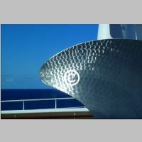 10 18383 444 Ersatzpropeller Rueckfahrt nach New York an Bord QM2 - Karibikkreuzfahrt 2010.jpg